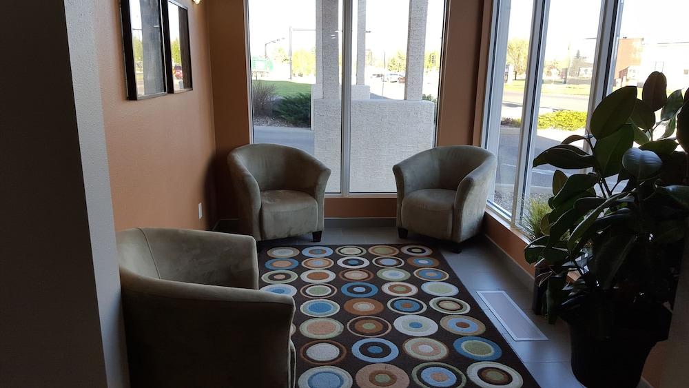 Surestay Plus Hotel By Best Western Lethbridge Exterior photo